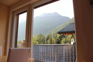 Holiday apartment St. Anton am Arlberg ✰ Haus Arosa in Pettneu ✰ Modern apartments with balcony and garden